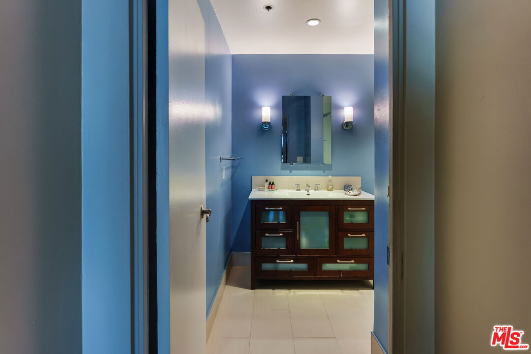 10790 Wilshire Blvd Unit: 404