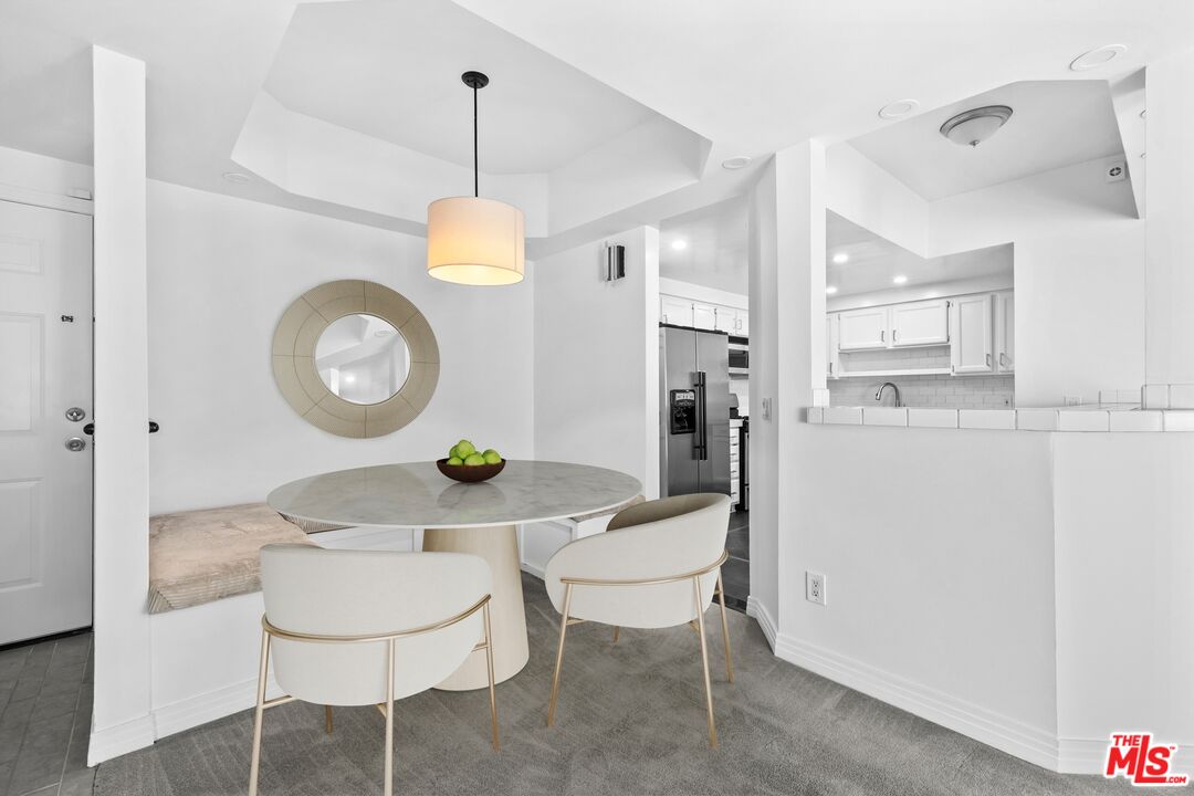 14347 Albers St Unit: 201