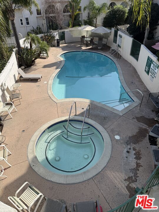 14347 Albers St Unit: 201