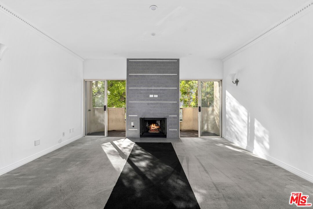 14347 Albers St Unit: 201