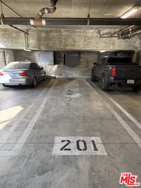 14347 Albers St Unit: 201