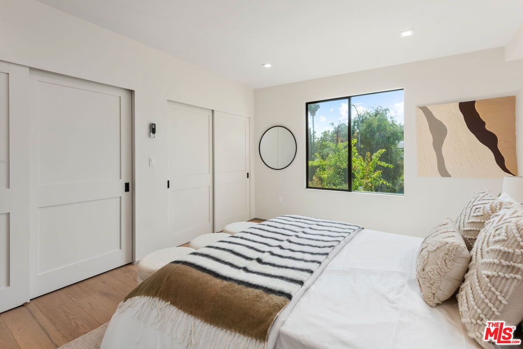 838 N Mansfield Ave Unit: 201