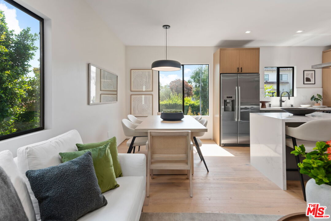 838 N Mansfield Ave Unit: 201