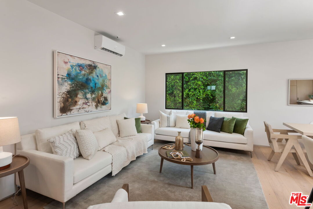 838 N Mansfield Ave Unit: 201