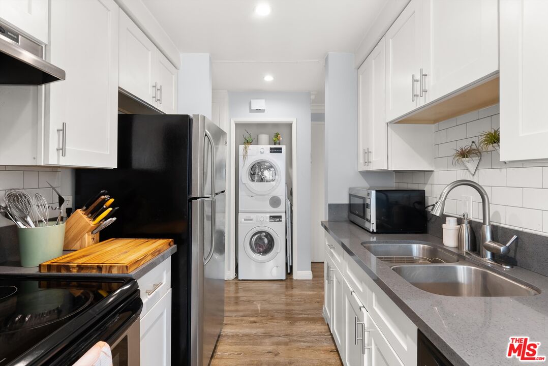 525 N Sycamore Ave Unit: 225