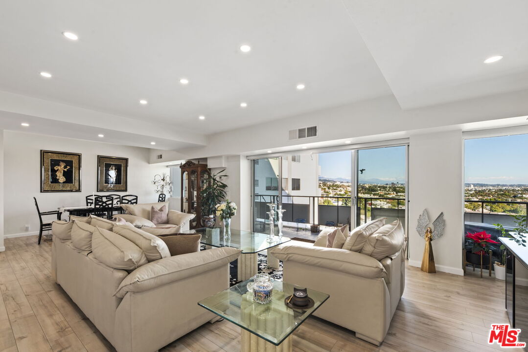 1155 N La Cienega Blvd Unit: 1002