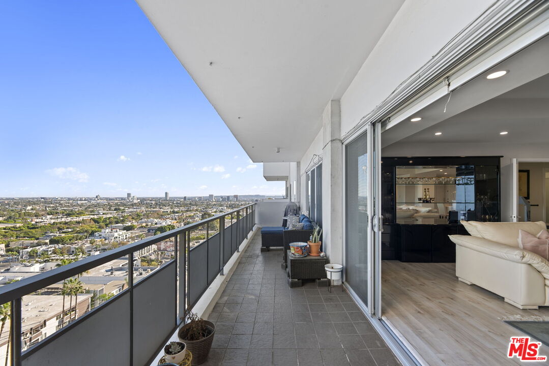 1155 N La Cienega Blvd Unit: 1002