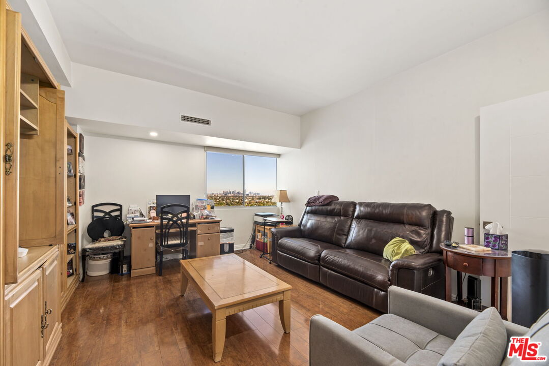 1155 N La Cienega Blvd Unit: 1002