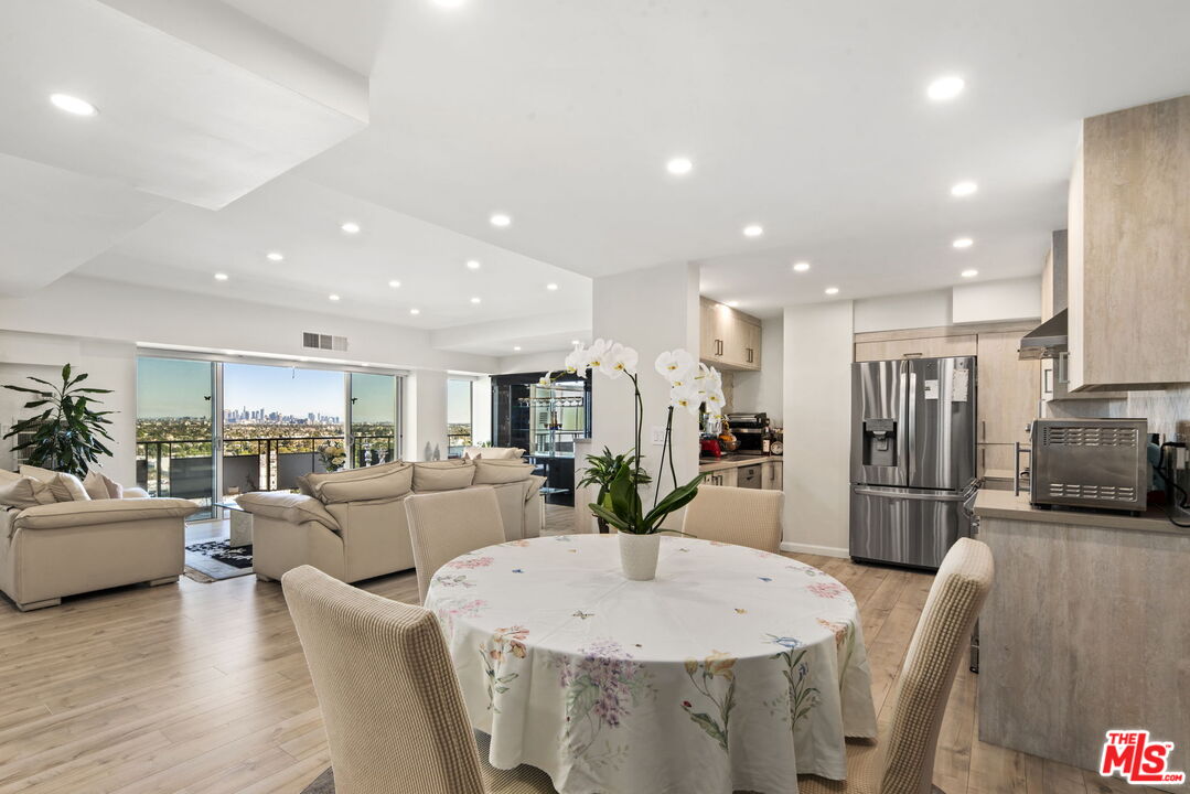 1155 N La Cienega Blvd Unit: 1002