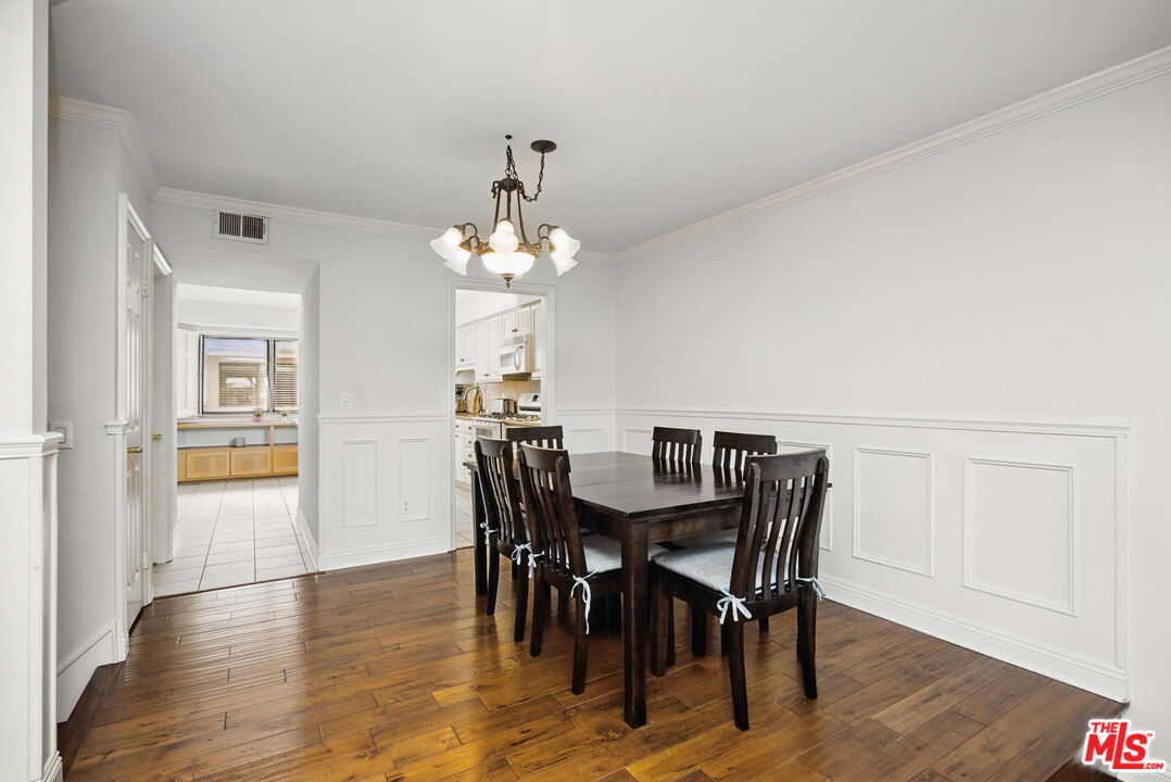 10229 Variel Ave Unit: 2