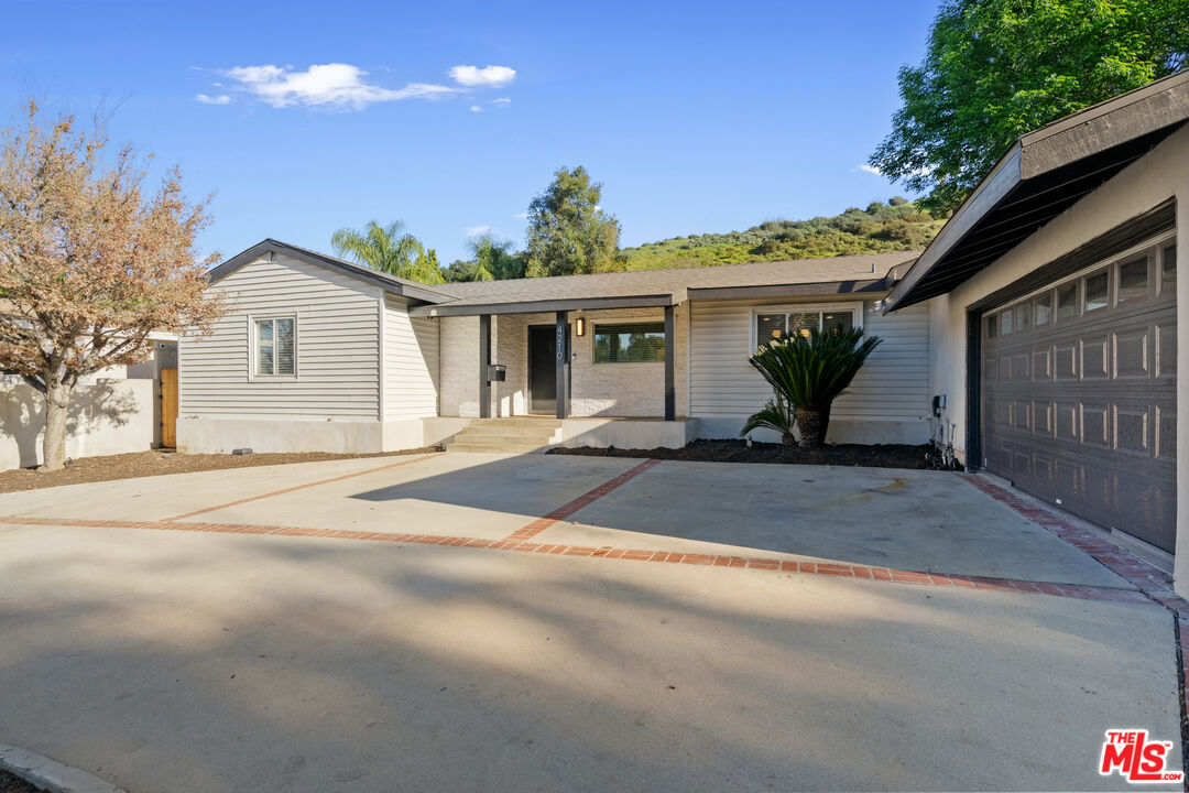 4210 N Sepulveda Blvd