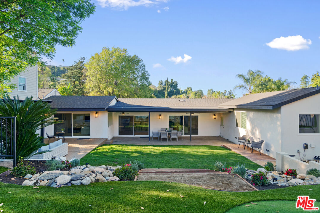 4210 N Sepulveda Blvd