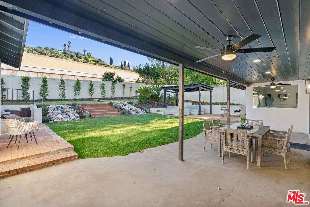 4210 N Sepulveda Blvd