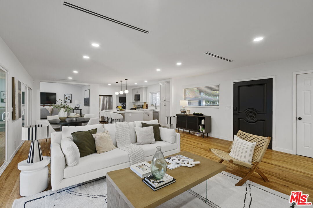 4210 N Sepulveda Blvd