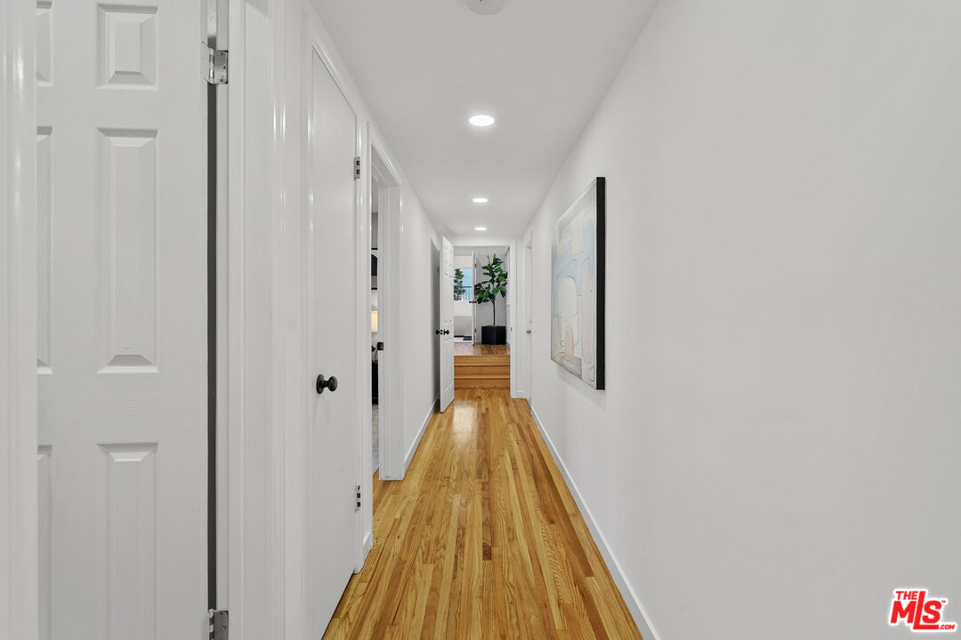 4210 N Sepulveda Blvd