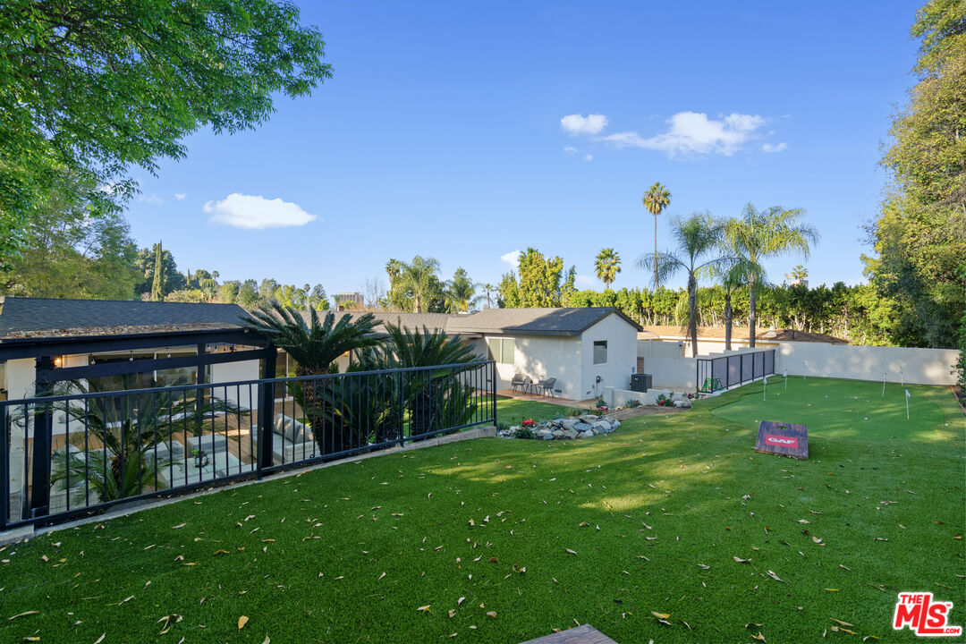 4210 N Sepulveda Blvd