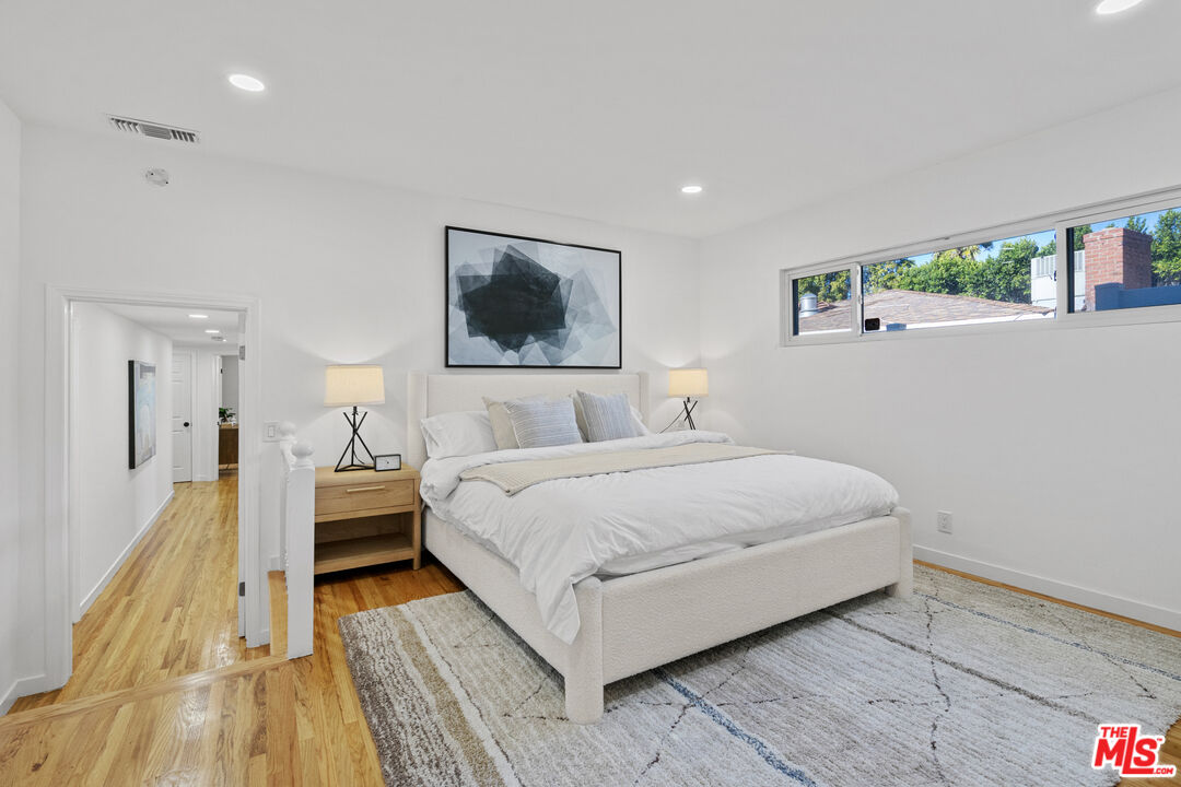 4210 N Sepulveda Blvd