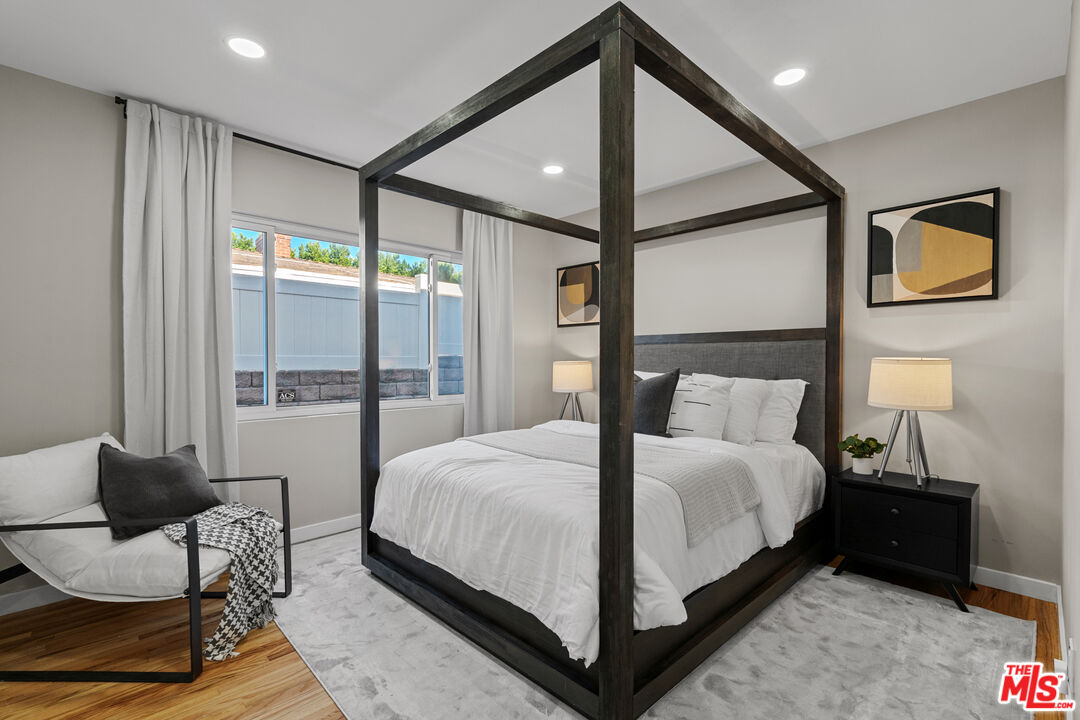 4210 N Sepulveda Blvd