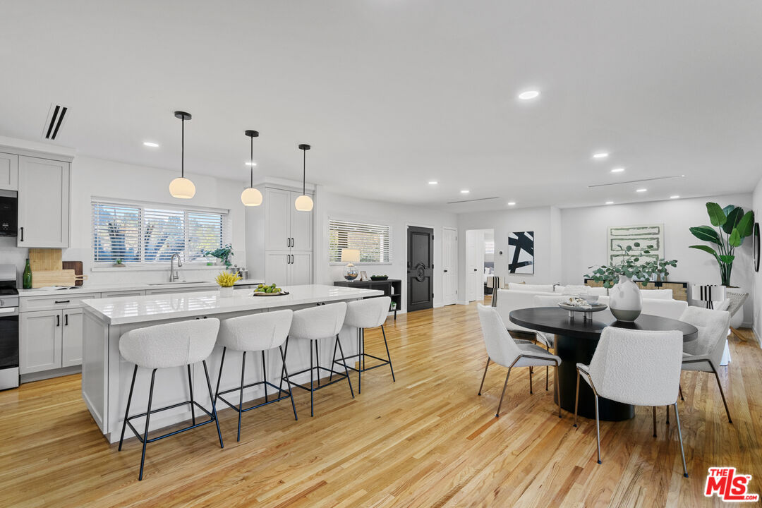 4210 N Sepulveda Blvd