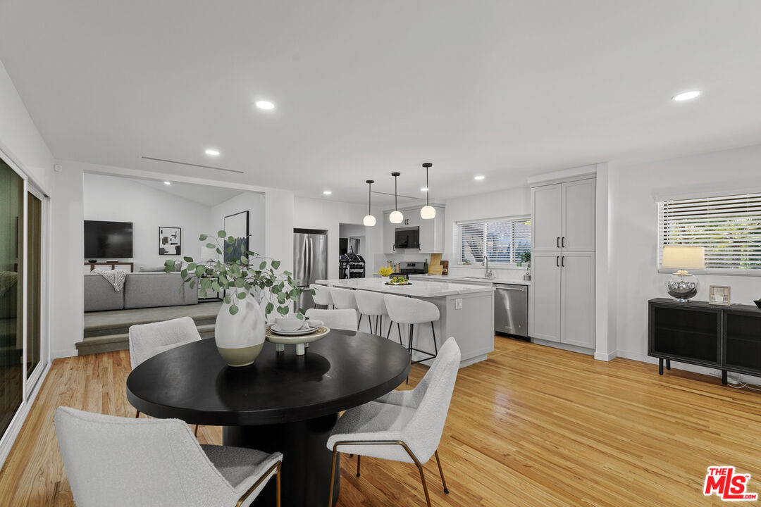 4210 N Sepulveda Blvd