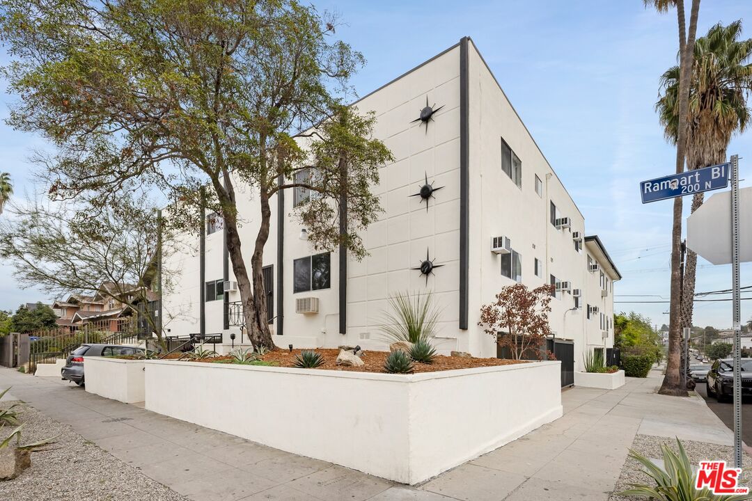 200 N Rampart Blvd