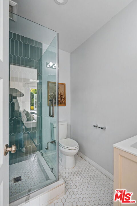 5009 Willowcrest Ave