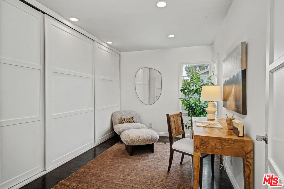 5009 Willowcrest Ave