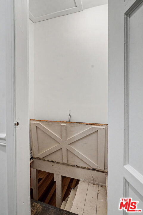 5009 Willowcrest Ave