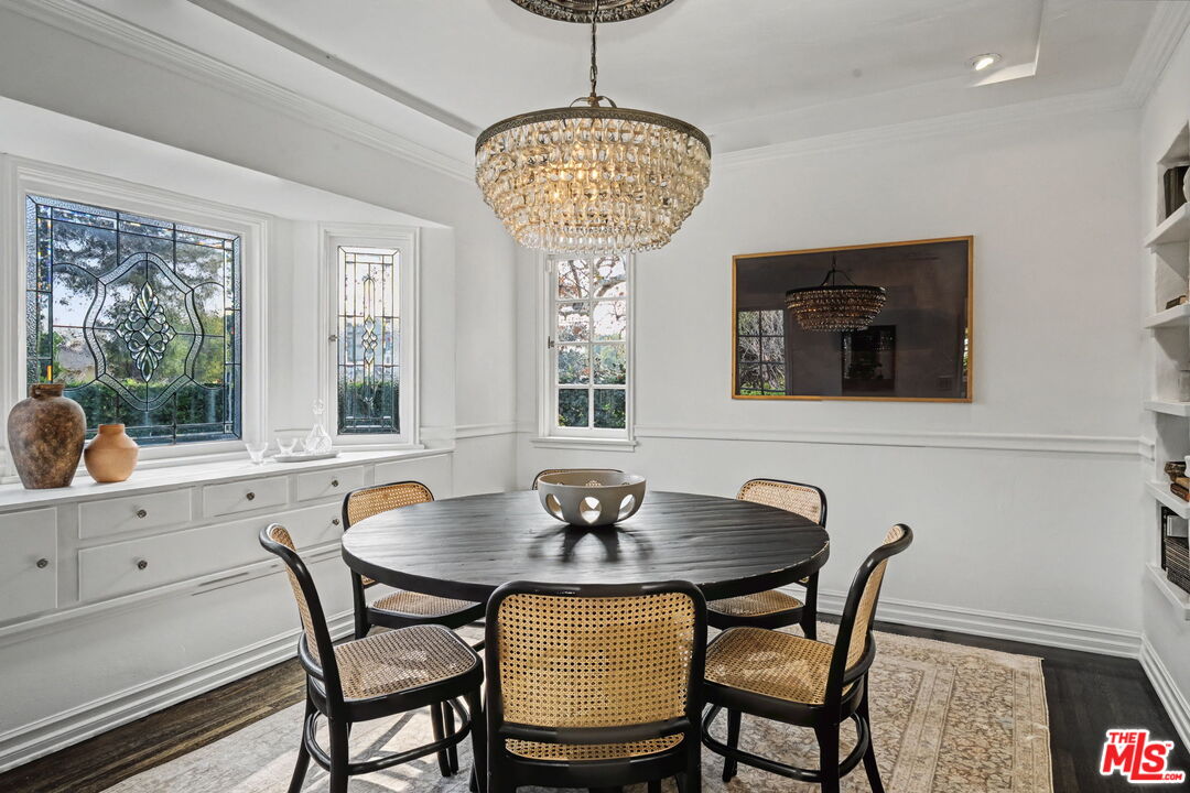 5009 Willowcrest Ave