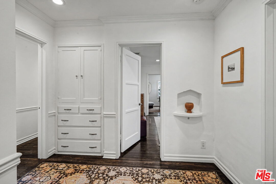 5009 Willowcrest Ave