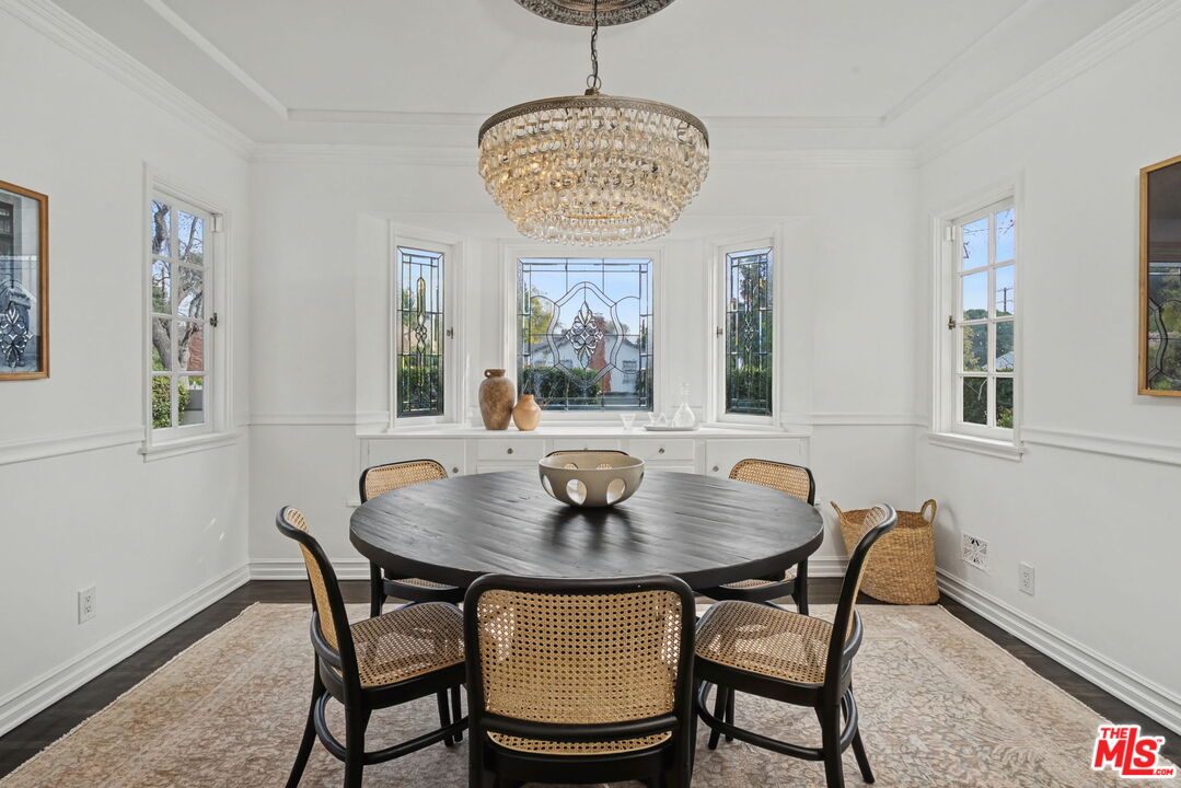 5009 Willowcrest Ave