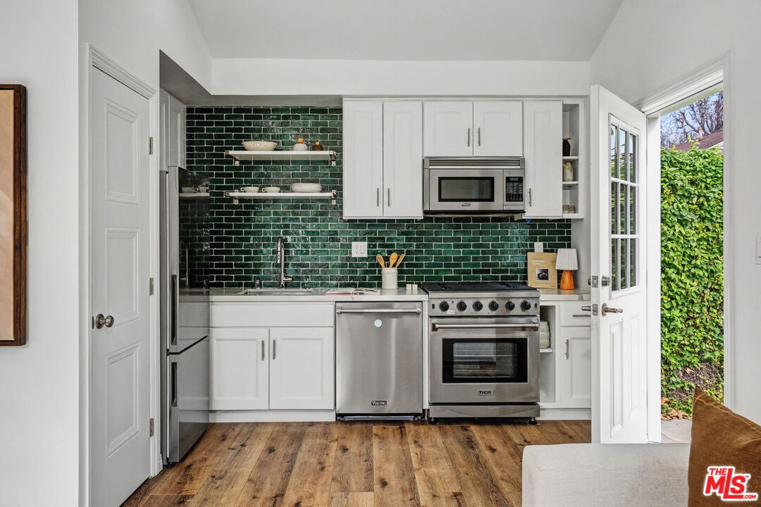 5009 Willowcrest Ave