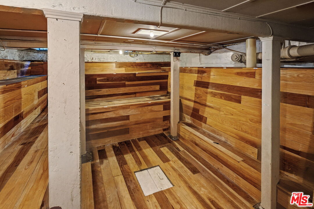 5009 Willowcrest Ave