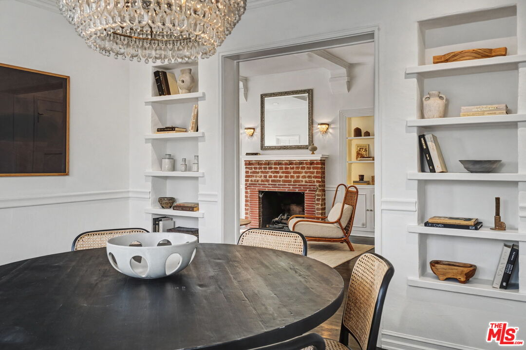 5009 Willowcrest Ave