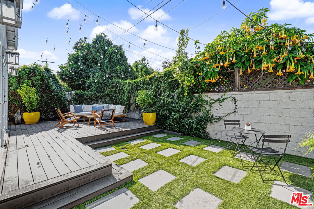 5009 Willowcrest Ave