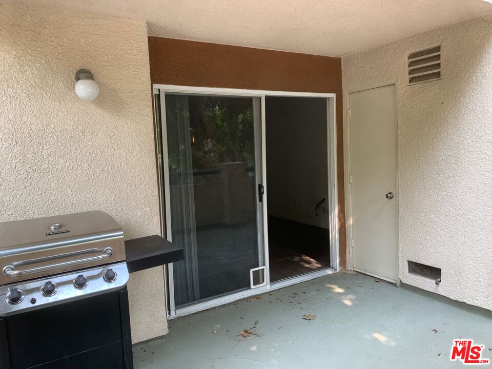 5530 Owensmouth Ave Unit: 108