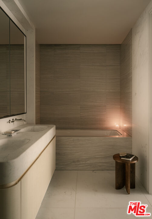 9900 S Santa Monica Blvd Unit: 3A