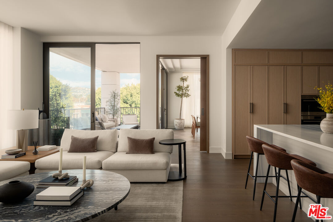 9900 S Santa Monica Blvd Unit: 3A