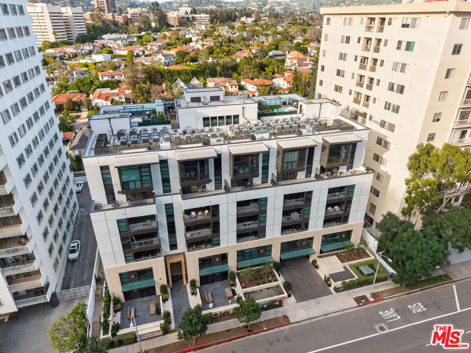 10777 Wilshire Blvd Unit: 208