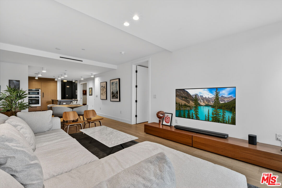 10777 Wilshire Blvd Unit: 208