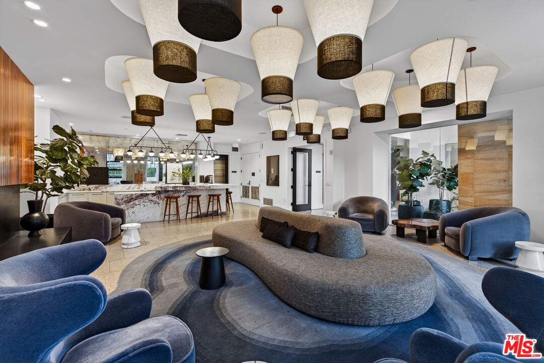 10777 Wilshire Blvd Unit: 208