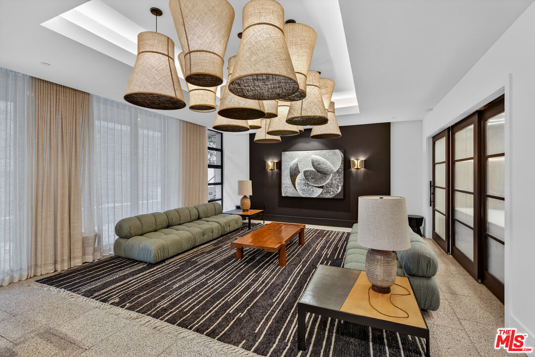 10777 Wilshire Blvd Unit: 208