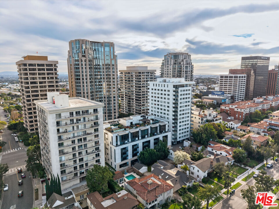 10777 Wilshire Blvd Unit: 208