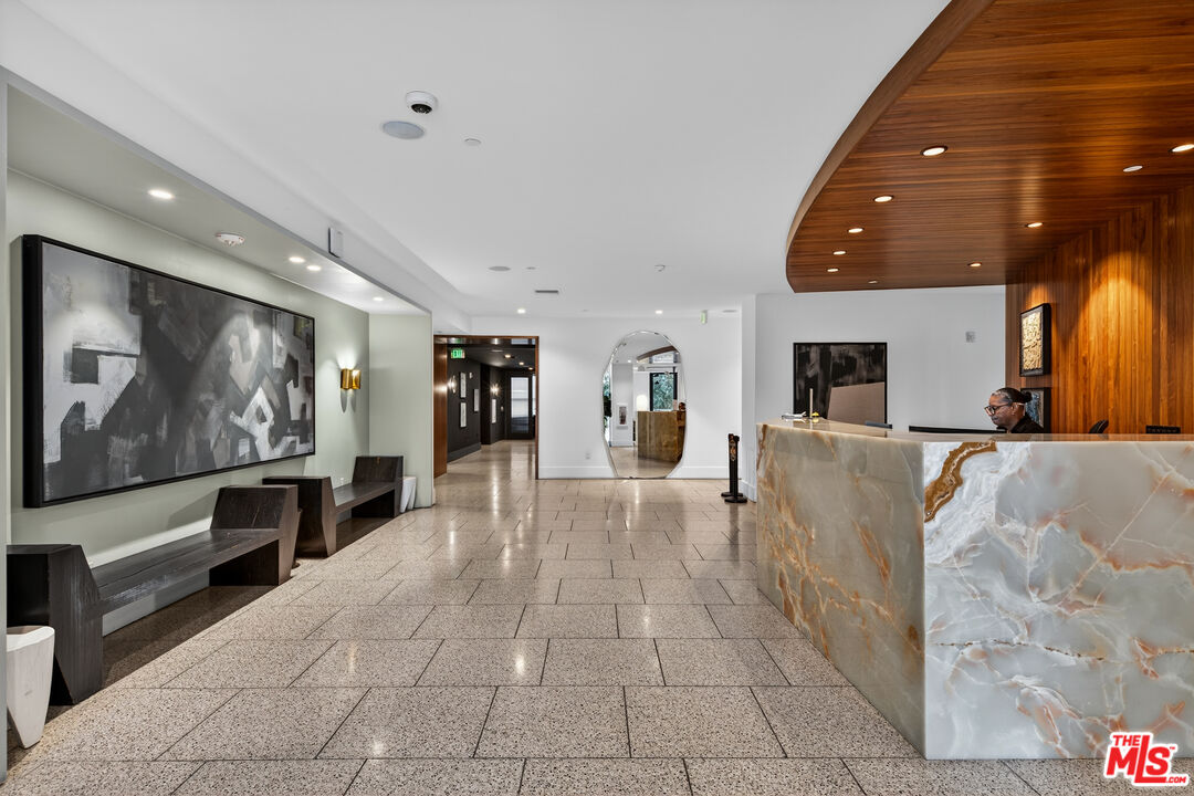 10777 Wilshire Blvd Unit: 208