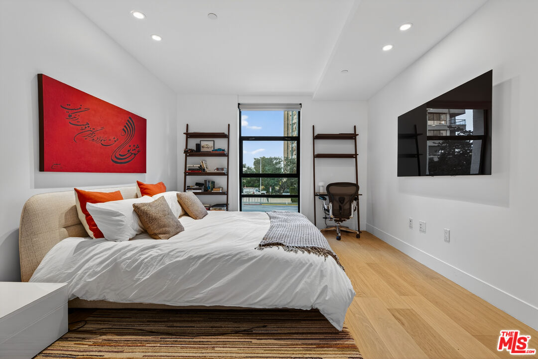 10777 Wilshire Blvd Unit: 208