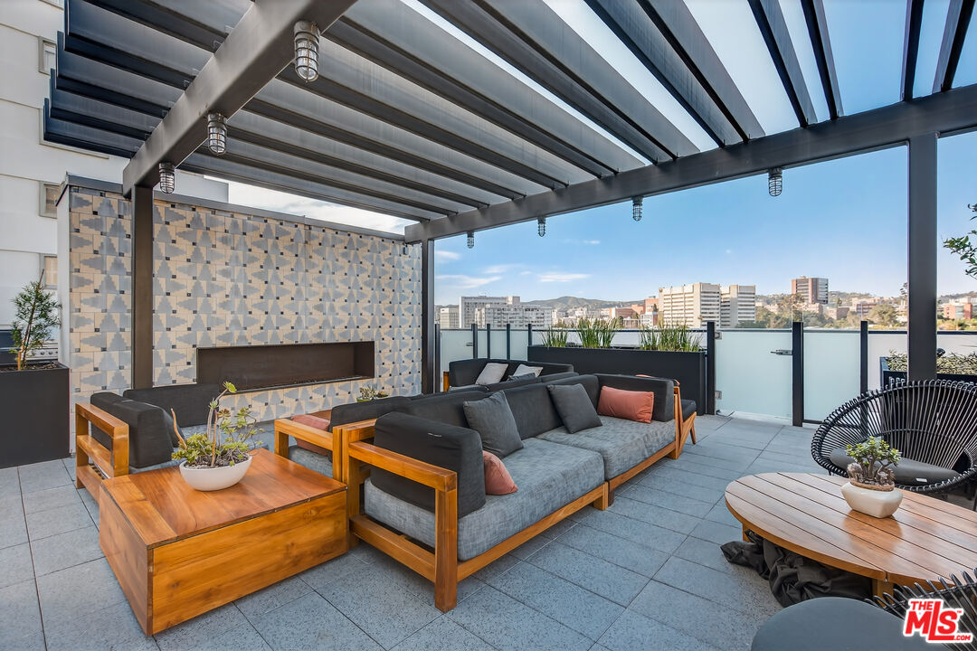 10777 Wilshire Blvd Unit: 208