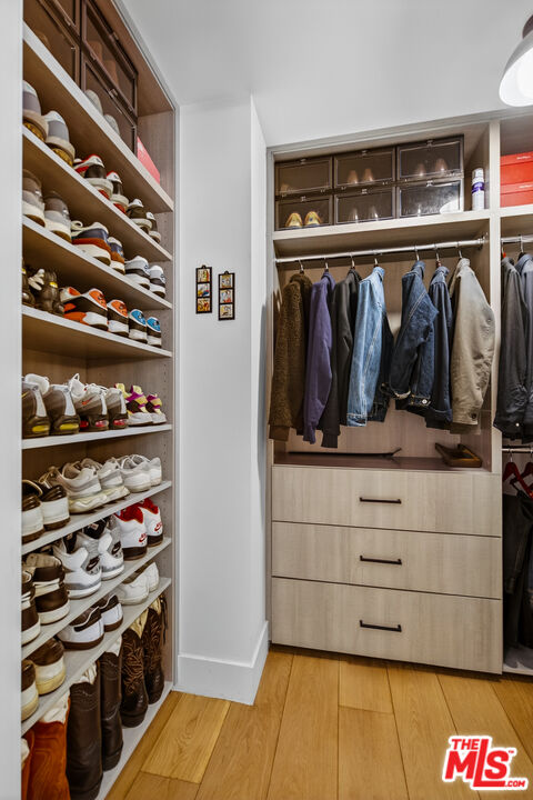 10777 Wilshire Blvd Unit: 208