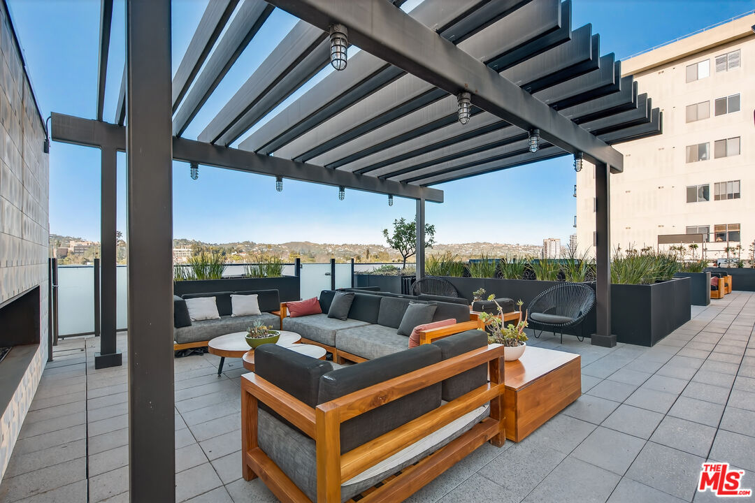 10777 Wilshire Blvd Unit: 208