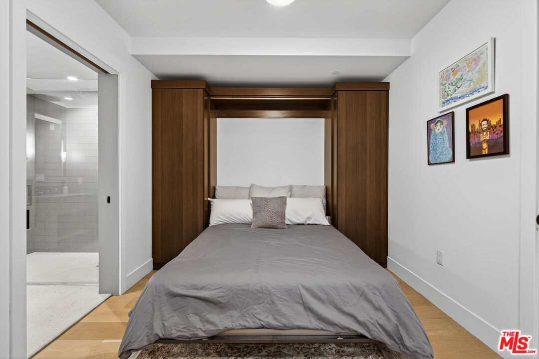 10777 Wilshire Blvd Unit: 208