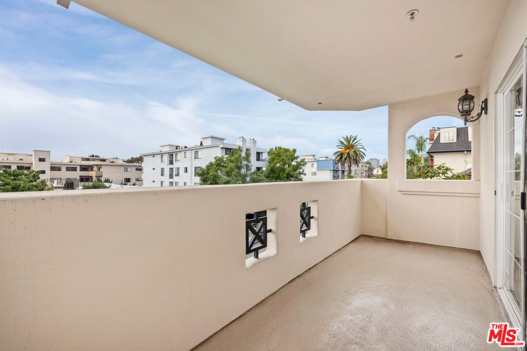 1948 Malcolm Ave Unit: 305